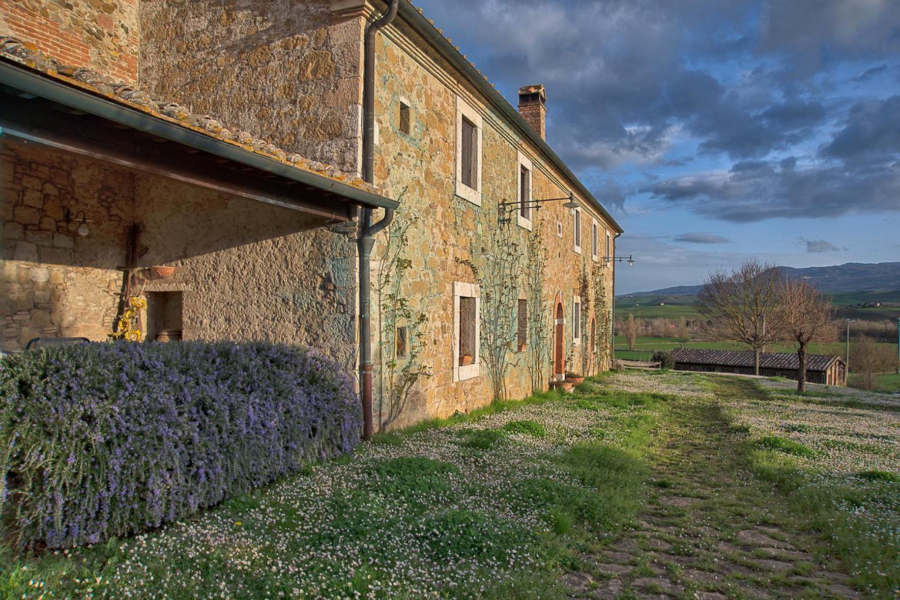 פיינצה Agriturismo Le Sorbelle D'Orcia Con Piscina מראה חיצוני תמונה