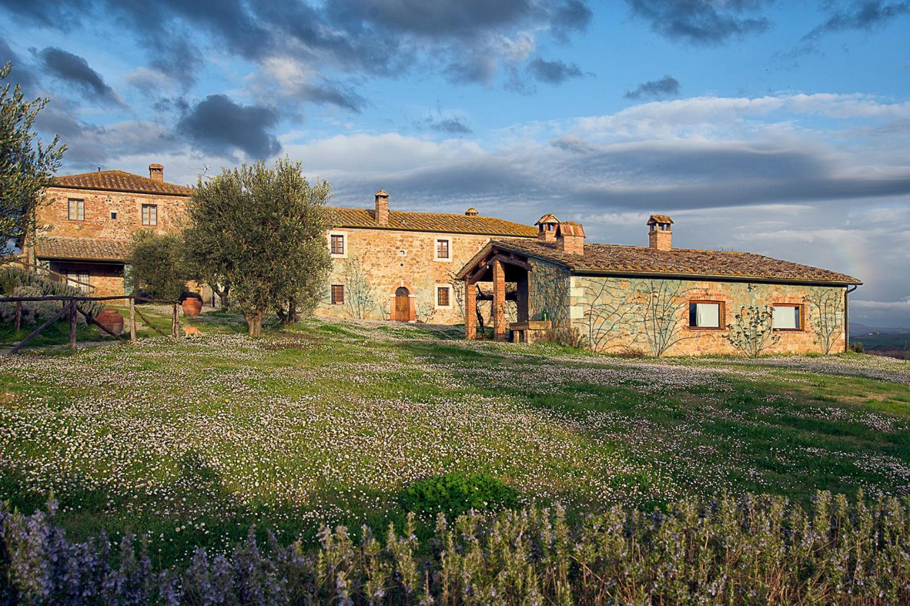 פיינצה Agriturismo Le Sorbelle D'Orcia Con Piscina מראה חיצוני תמונה