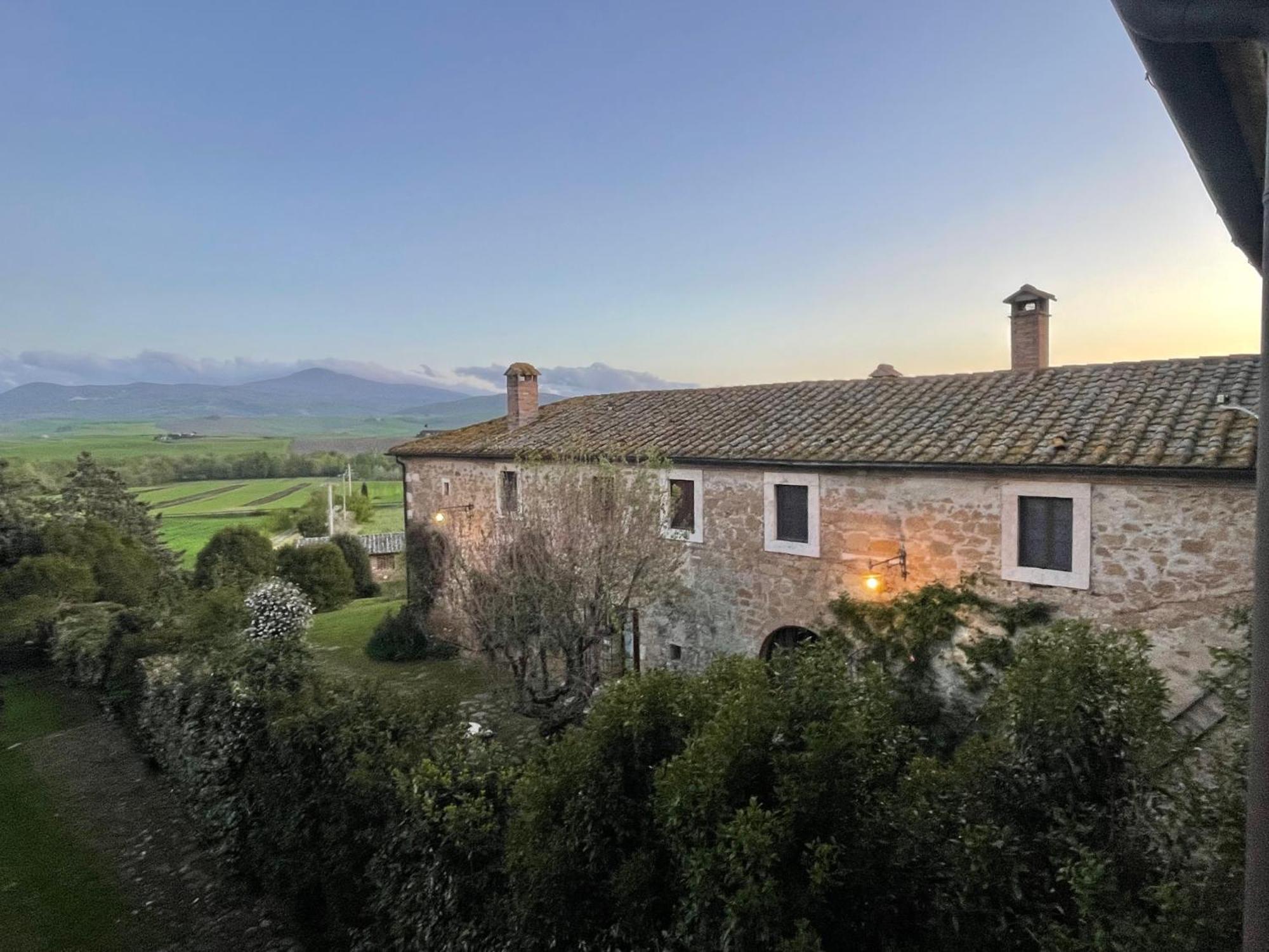 פיינצה Agriturismo Le Sorbelle D'Orcia Con Piscina מראה חיצוני תמונה
