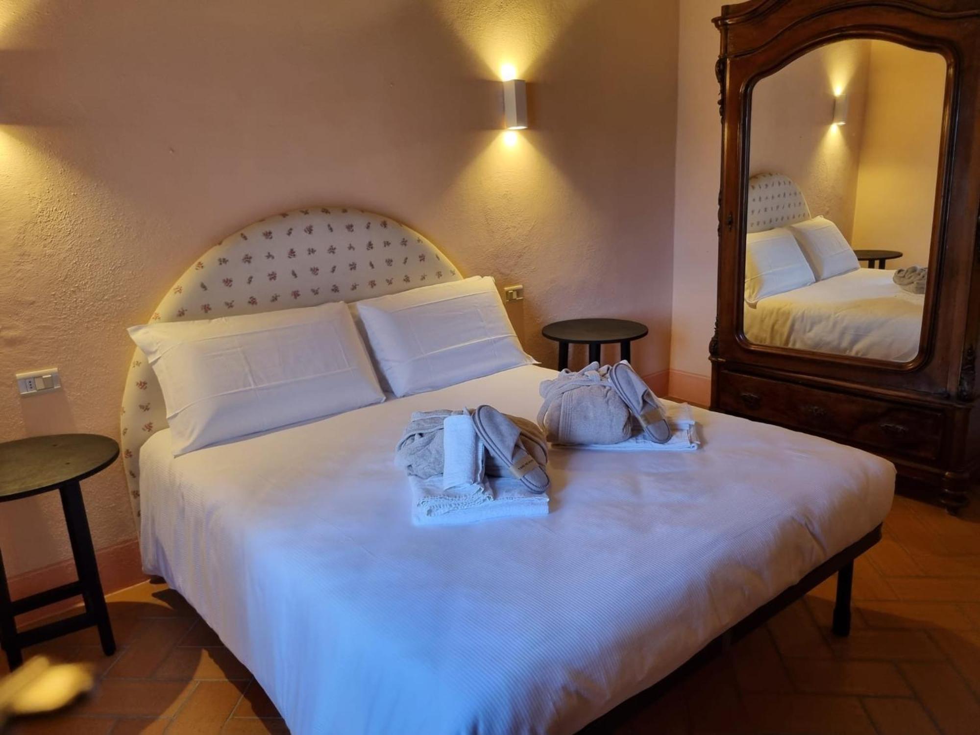 פיינצה Agriturismo Le Sorbelle D'Orcia Con Piscina מראה חיצוני תמונה